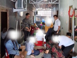Asyik Main Judi Kartu, Nenek 70 Tahun-4 Warga Diamankan Polisi