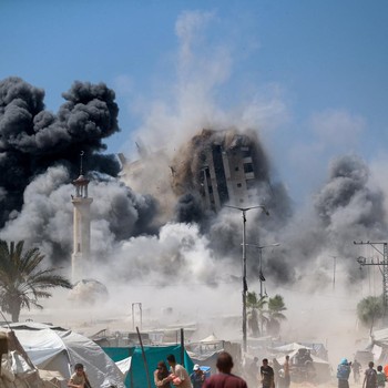 Detik-Detik Menara di Gaza Dibom Israel Terekam, 40 Orang Tewas