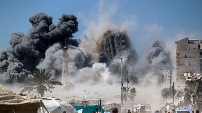 Detik-Detik Menara di Gaza Dibom Israel Terekam, 40 Orang Tewas