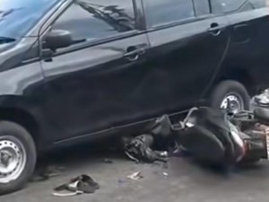 Kecelakaan Motor Vs Mobil di Terowongan MP Makassar, 2 Pelajar Luka