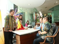 Peringati Harpelnas, Bank Mega Luncurkan Layanan QRIS Terbaru