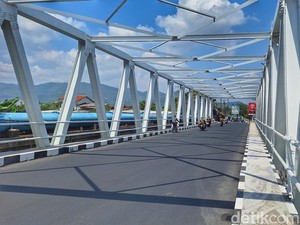 Menengok Jembatan Dayeuhkolot Bandung yang Selesai Diperbaiki