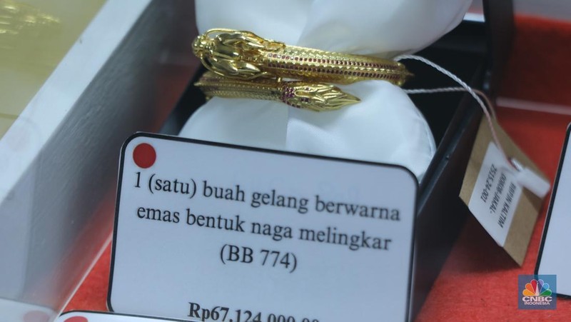 KPK lelang Barang Rampasan Koruptor. (CNBC Indonesia/Tri Susilo)