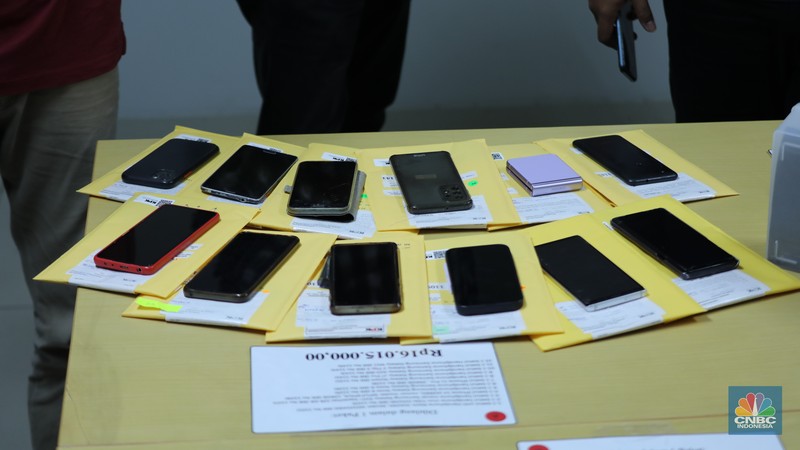 KPK lelang Barang Rampasan Koruptor. (CNBC Indonesia/Tri Susilo) KPK lelang Barang Rampasan Koruptor. (CNBC Indonesia/Tri Susilo)