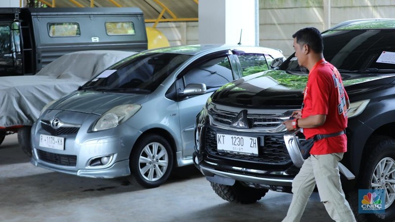 KPK lelang Barang Rampasan Koruptor. (CNBC Indonesia/Tri Susilo)