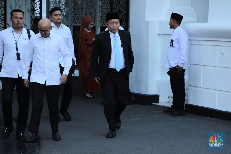 Presiden Prabowo Subianto kembali melakukan reshuffle kabinet untuk kedua kalinya. Sore ini, Prabowo resmi melantik sejumlah menteri baru di Istana Negara, Jakarta Pusat, Senin (8/9/2025). (CNBC Indonesia/Tri Susilo) Presiden Prabowo Subianto kembali melakukan reshuffle kabinet untuk kedua kalinya. Sore ini, Prabowo resmi melantik sejumlah menteri baru di Istana Negara, Jakarta Pusat, Senin (8/9/2025). (CNBC Indonesia/Tri Susilo)