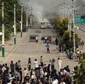 Chaos! Demo Tolak Blokir Media Sosial Ricuh, Kondisi bak Medan Perang 