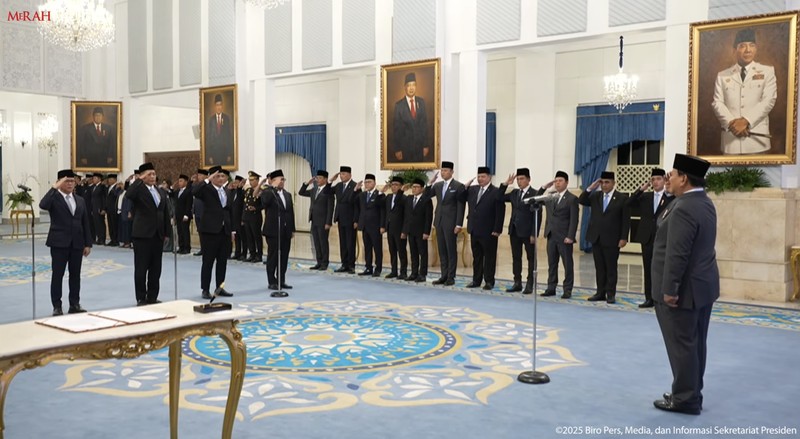 Presiden Prabowo Subianto melakukan pergantian (reshuffle) menteri di Kabinet Merah Putih. (CNBC Indonesia/Emir Yanwardhana) Presiden Prabowo Subianto melakukan pergantian (reshuffle) menteri di Kabinet Merah Putih. (CNBC Indonesia/Emir Yanwardhana)