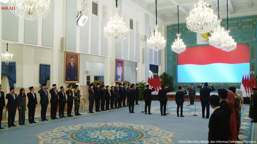 Presiden Prabowo Subianto melakukan pergantian (reshuffle) menteri di Kabinet Merah Putih. (CNBC Indonesia/Emir Yanwardhana) Presiden Prabowo Subianto melakukan pergantian (reshuffle) menteri di Kabinet Merah Putih. (CNBC Indonesia/Emir Yanwardhana)