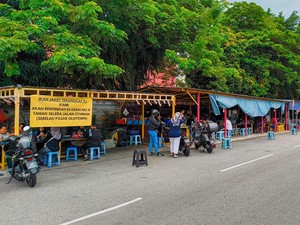 Sedih! Penjual Makanan Kaki Lima Digusur usai 60 Tahun Beroperasi