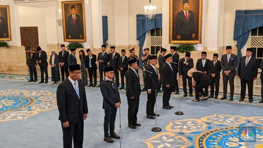 Presiden Prabowo Subianto melakukan pergantian (reshuffle) menteri di Kabinet Merah Putih. (CNBC Indonesia/Emir Yanwardhana) Presiden Prabowo Subianto melakukan pergantian (reshuffle) menteri di Kabinet Merah Putih. (CNBC Indonesia/Emir Yanwardhana)