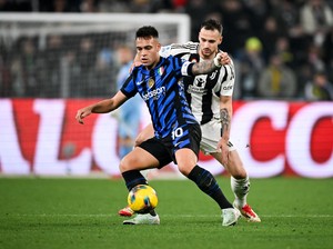 Milan Buru Bek Tengah Baru