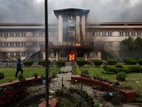 Chaos di Nepal, Massa Gen Z Bakar Rumah Politisi hingga Parlemen