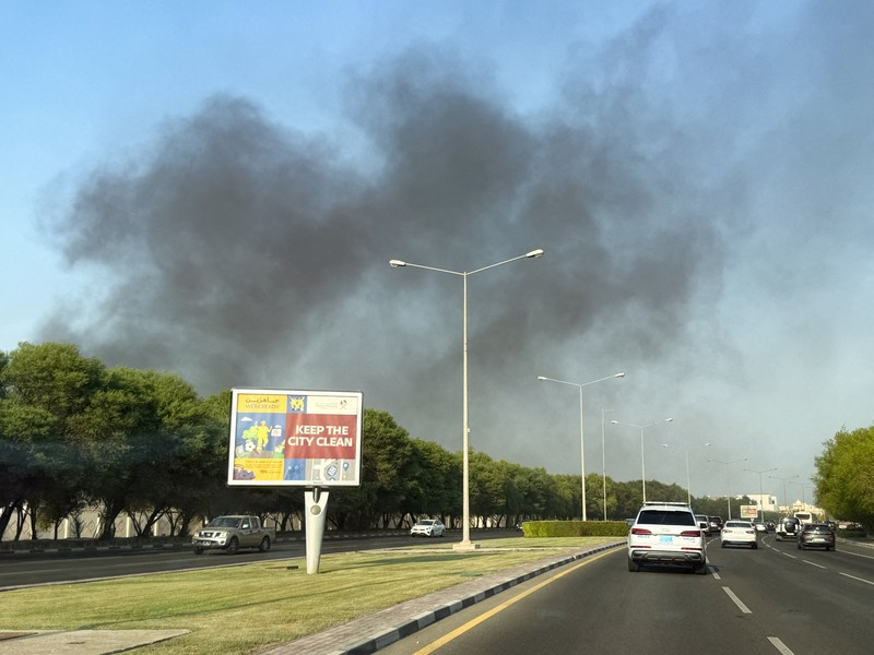 Asap mengepul setelah beberapa ledakan terdengar di Doha, Qatar, 9 September 2025. Asap mengepul setelah beberapa ledakan terdengar di Doha, Qatar, 9 September 2025. (REUTERS/Ibraheem Abu Mustafa)