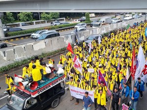 Mahasiswa Demo di DPR, Desak 17+8 Tuntutan Rakyat Dipenuhi