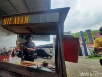 Jangan Kaget, ini Lho Makna Warna Gerobak Mie Ayam
