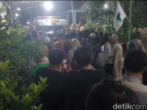 Video: Isak Tangis Keluarga Sambut Kedatangan Jenazah Tiara Korban Mutilasi