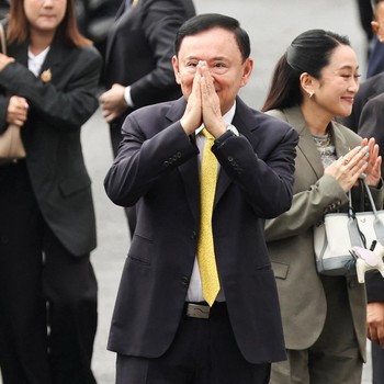 Sempat Kabur! Momen Eks PM Thailand Thaksin Shinawatra Akhirnya Muncul