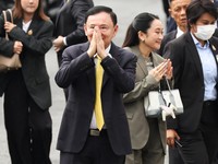Sempat Kabur! Momen Eks PM Thailand Thaksin Shinawatra Akhirnya Muncul