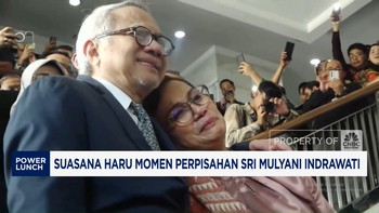 Video: Pamit Pada Pegawai Kemenkeu, Sri Mulyani Menangis Dipeluk Suami