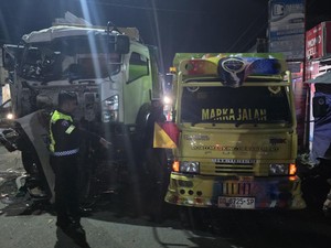 Tabrakan Beruntun 5 Kendaraan di Perempatan Bungoro Pangkep, 2 Orang Luka