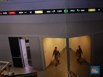 IHSG Turun 0,37%, Saham Perbankan & Batu Bara Jadi Penekan