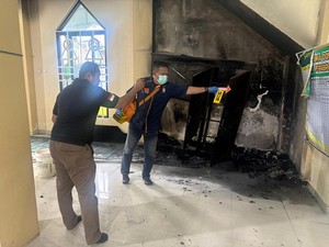 Masjid di Makassar Nyaris Dibakar OTK Berkerudung Pakai Korek, Polisi Usut