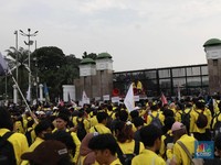Update Demo 9 September, Mahasiswa Penuhi Depan DPR-Lalin Tersendat