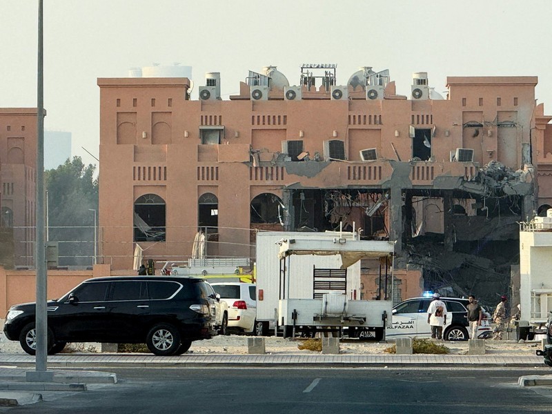 Asap mengepul setelah beberapa ledakan terdengar di Doha, Qatar, 9 September 2025. Asap mengepul setelah beberapa ledakan terdengar di Doha, Qatar, 9 September 2025. (REUTERS/Ibraheem Abu Mustafa)