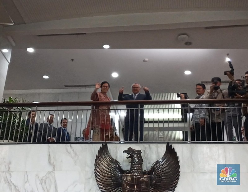 Sri Mulyani tiba di Kementerian Kuangan, Jakarta, Selasa (9/9/2025). (CNBC Indonesia/Zahwa Madjid) Sri Mulyani tiba di Kementerian Kuangan, Jakarta, Selasa (9/9/2025). (CNBC Indonesia/Zahwa Madjid)