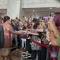 Momen Haru Sri Mulyani Disambut Ratusan PNS Kemenkeu