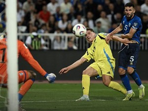 Gyokeres dan Isak Melempem, Swedia Keok 0-2 dari Kosovo