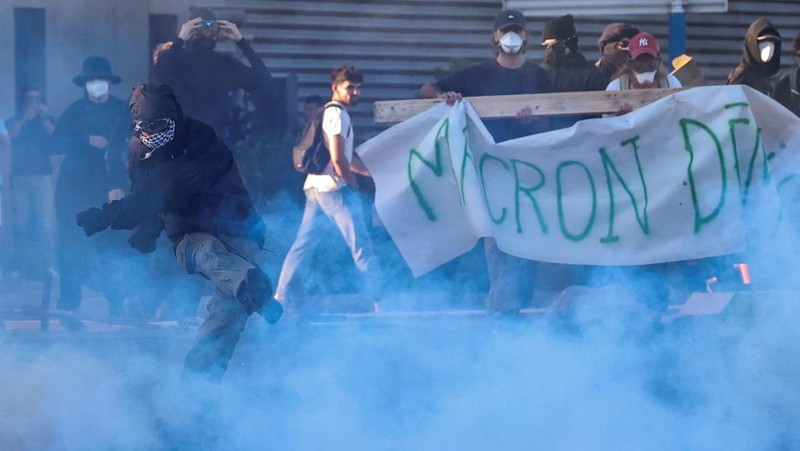 Aksi unjuk rasa gerakan protes akar rumput di bundaran Pres d'Arenes, Montpellier, Prancis, Rabu (10/9/2025).   (REUTERS/Manon Cruz)
