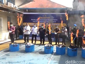 Bea Cukai Makassar Musnahkan Cakar-Rokok Ilegal Rugikan Negara Rp 5,9 M