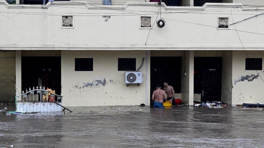 Dampak banjir di Denpasar, Bali, Indonesia, Rabu (10/9/2025). (SONNY TUMBELAKA / AFP)