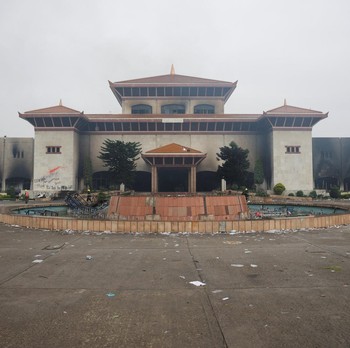 Hagus Terbakar, Penampakan Gedung Parlemen Nepal Usai Dibakar Massa