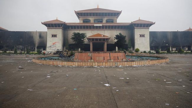 Hagus Terbakar, Penampakan Gedung Parlemen Nepal Usai Dibakar Massa