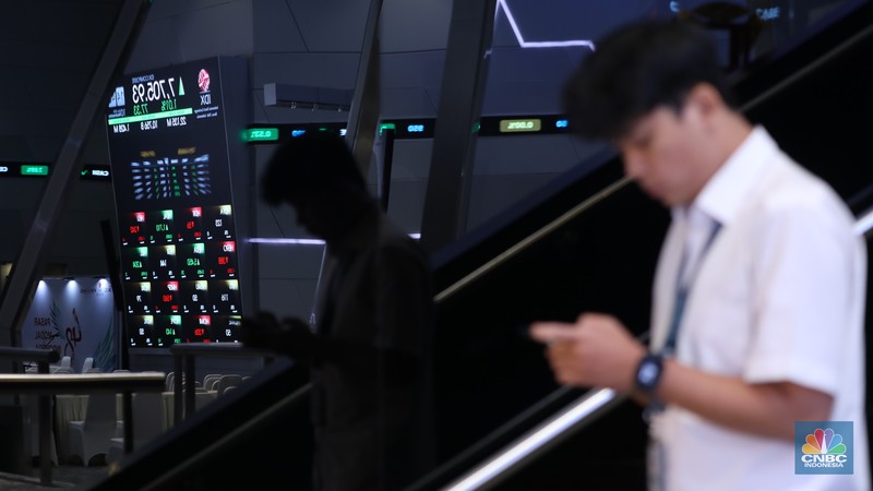 Layar menampilkan pergerakan Indeks Harga Saham Gabungan (IHSG) di Kantor Bursa Efek Indonesia (BEI), Jakarta, Rabu (10/9/2025). (CNBC Indonesia/Faisal Rahman)