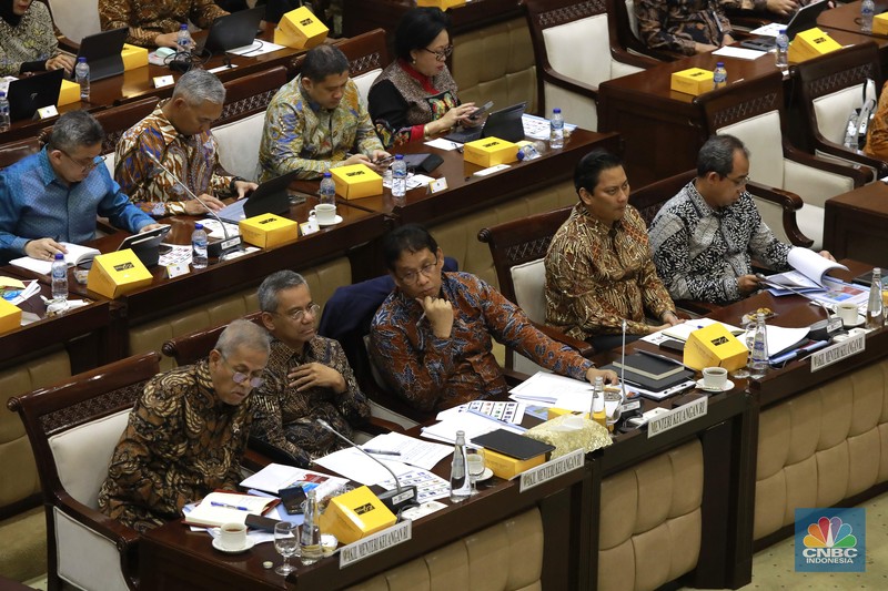 Kementerian Keuangan melaukan rapat kerja dengan Komisi XI DPR RI di Gedung DPR RI, Jakarta, Rabu (10/9/2025). Kementerian Keuangan melaukan rapat kerja dengan Komisi XI DPR RI di Gedung DPR RI, Jakarta, Rabu (10/9/2025). (CNBC Indonesia/Muhammad Sabki)