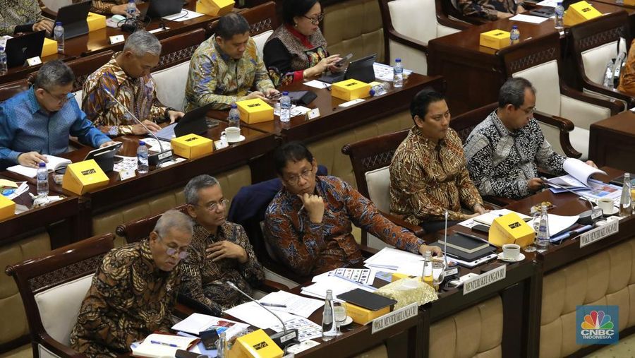 Kementerian Keuangan melaukan rapat kerja dengan Komisi XI DPR RI di Gedung DPR RI, Jakarta, Rabu (10/9/2025). (CNBC Indonesia/Muhammad Sabki)