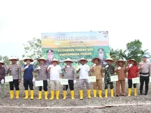 Polresta Barelang Tanam Jagung Pipil di Batam, Dukung Program Swasembada Pangan