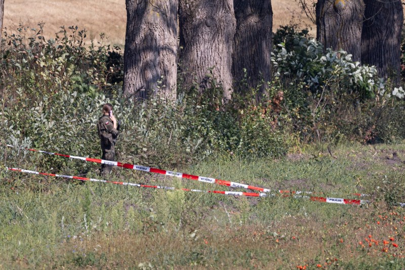 Suasana usai sebuah drone atau objek serupa milik Rusia ditembak jatuh oleh Polandia di Wyryki, Provinsi Lublin, Polandia, Rabu (10/9/2025). (Polsat News via REUTERS ) Suasana usai sebuah drone atau objek serupa milik Rusia ditembak jatuh oleh Polandia di Wyryki, Provinsi Lublin, Polandia, Rabu (10/9/2025). (Polsat News via REUTERS )