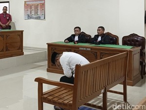 Tangis Ambo Ala Pembuat Uang Palsu Rp 640 Juta Usai Divonis 4 Tahun Bui