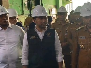 Wagub Jatim Emil Dardak Sidak Pabrik Gula di Probolinggo