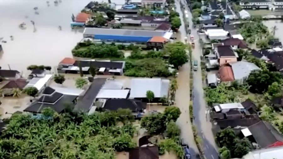 Banjir di Bali. (Tangkapan Layar Video/REUTERS)