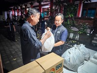 BRI Salurkan Bantuan ke Masyarakat Terdampak Banjir di Bali & NTT