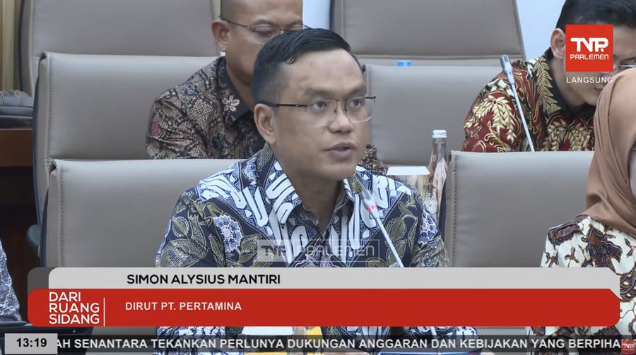 Direktur Utama PT. Pertamina, Simon Alysius Mantiri saat mengikuti rapat dengar pendaapat dengan Komisi VI DPR RI di Jakarta, Kamis (11/9/2025). (Tangkapan Layar Youtube/TVR PARLEMEN)