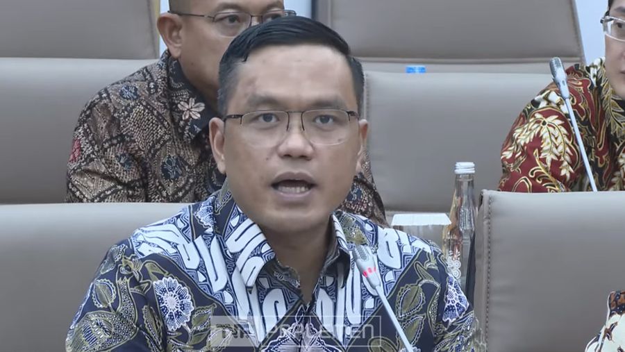 Direktur Utama PT. Pertamina, Simon Alysius Mantiri saat mengikuti rapat dengar pendaapat dengan Komisi VI DPR RI di Jakarta, Kamis (11/9/2025). (Tangkapan Layar Youtube/TVR PARLEMEN)