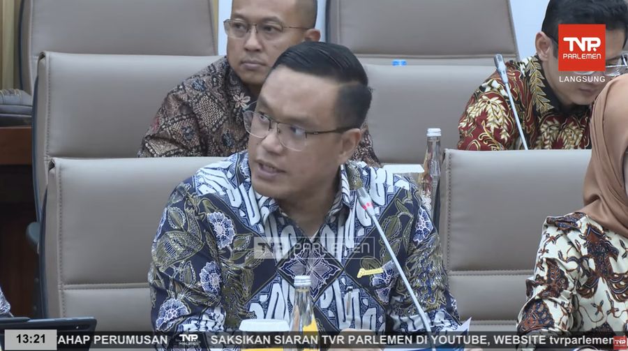 Direktur Utama PT. Pertamina, Simon Alysius Mantiri saat mengikuti rapat dengar pendaapat dengan Komisi VI DPR RI di Jakarta, Kamis (11/9/2025). (Tangkapan Layar Youtube/TVR PARLEMEN)