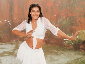 Kajol Ungkap Alasan di Balik Syarat No Kissing Scene Selama Puluhan Tahun
